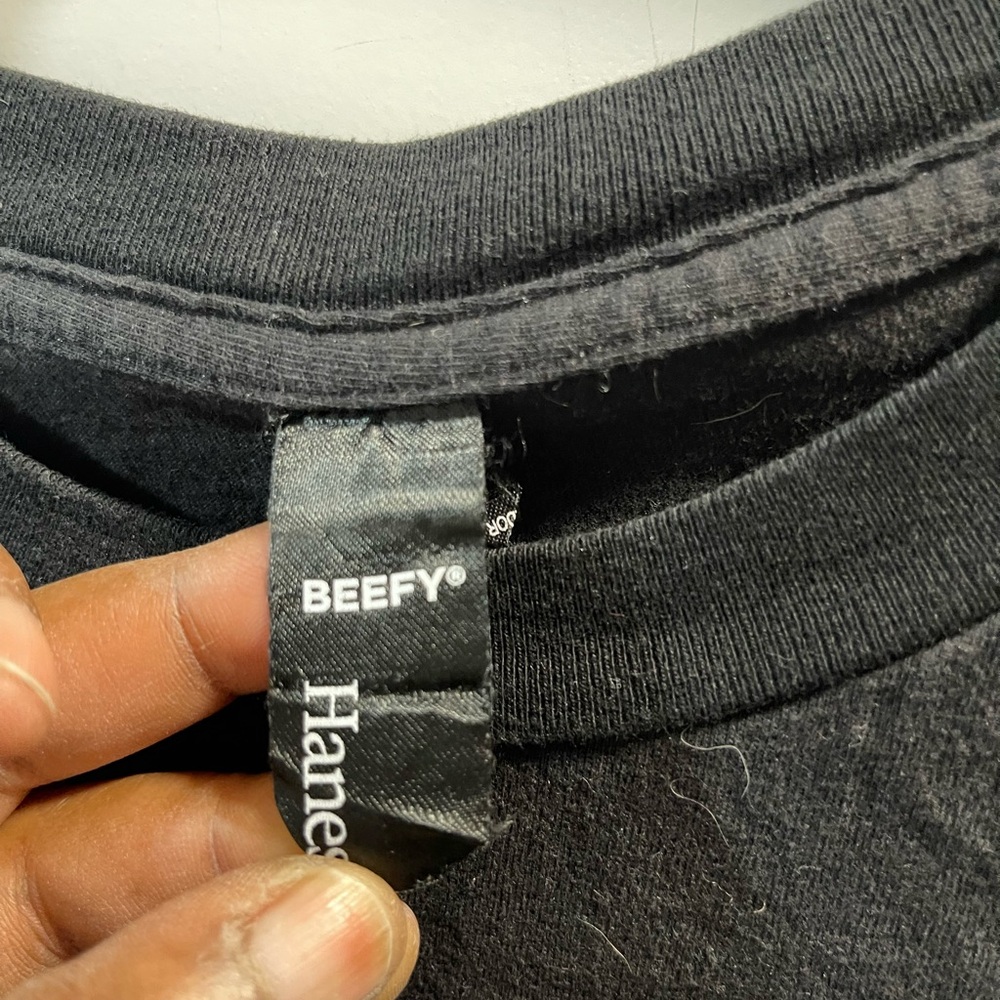 Hanes Beefy Black Short Sleeve Tee with Graphic Size Large - Picture 2 of 3